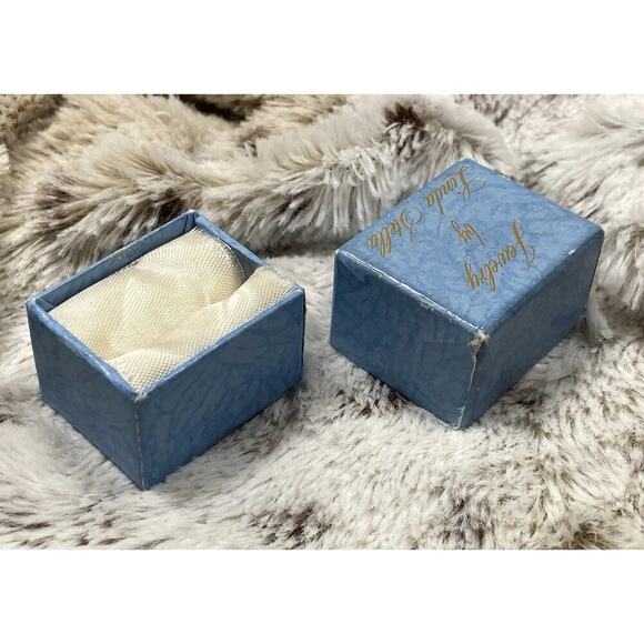 Vtg Jewelry By Linda Stella Gold Plated Cocktail Ring Insect Bee Leaves Sz 6.5 - Picture 11 of 12